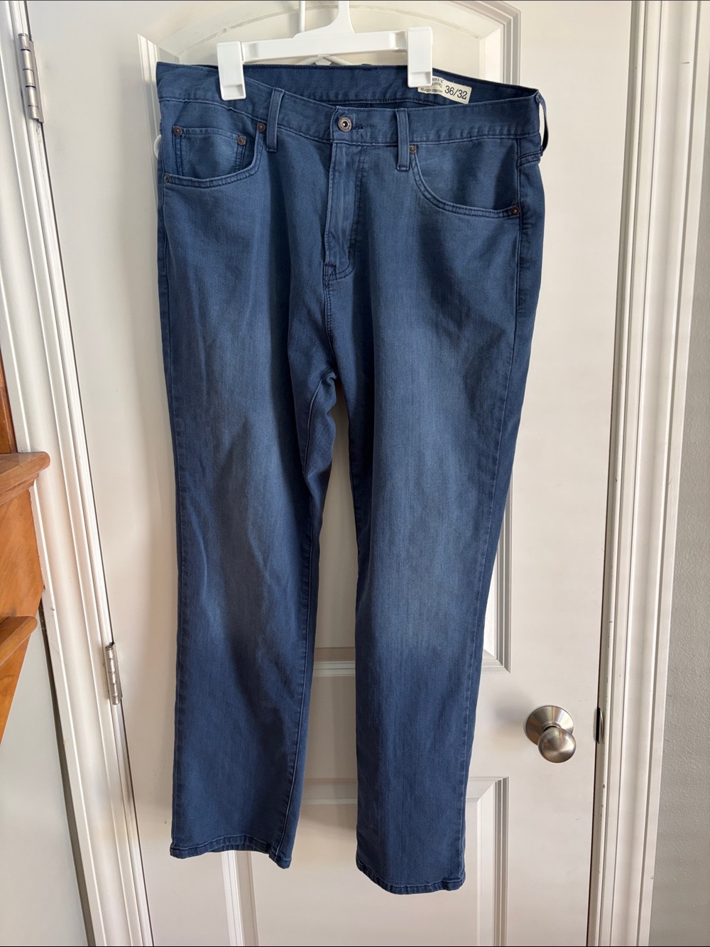 Cremieux Straight-Leg Jeans in Medium Blue